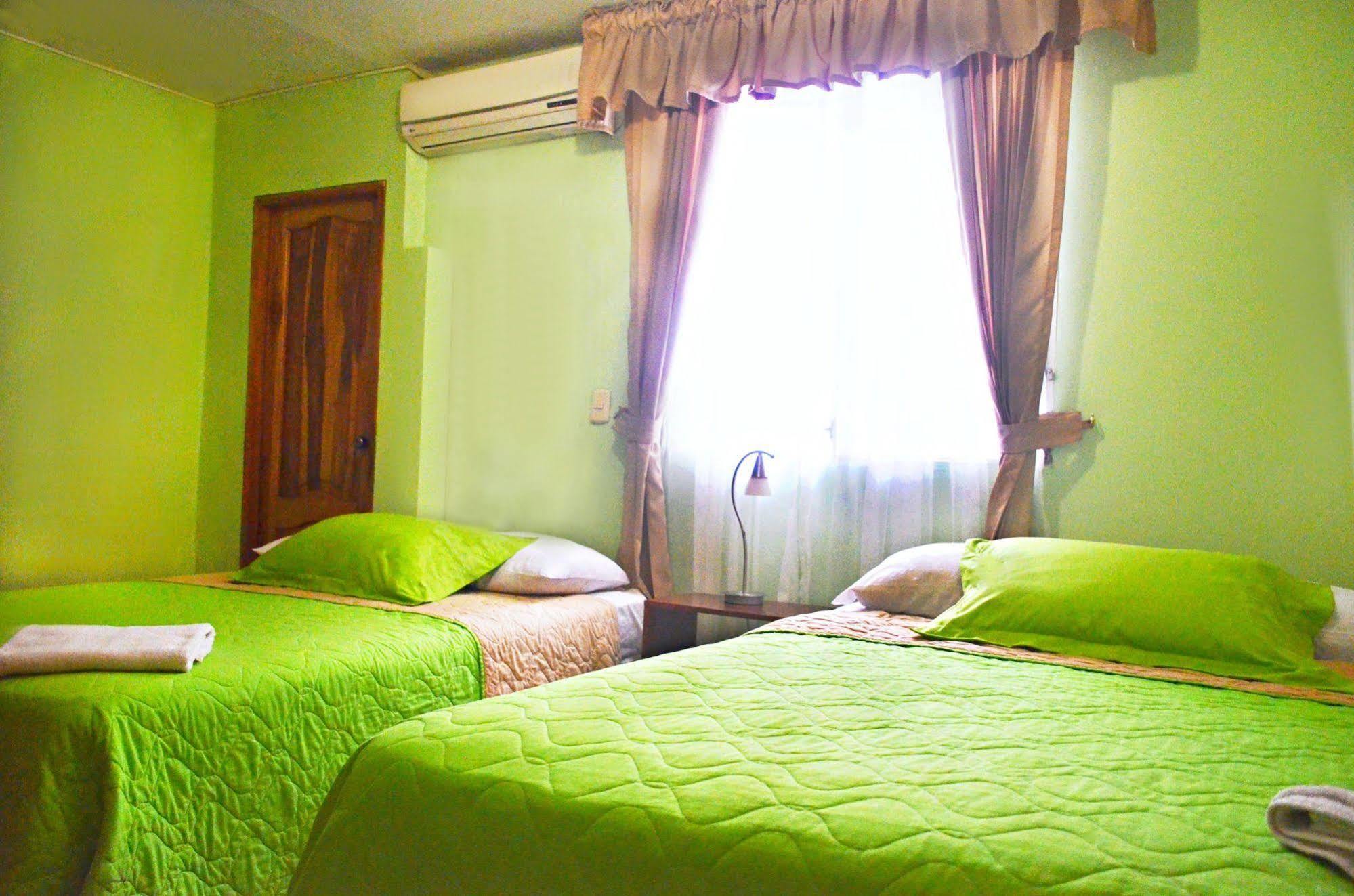 North Star Hostal Guayaquil Exterior photo